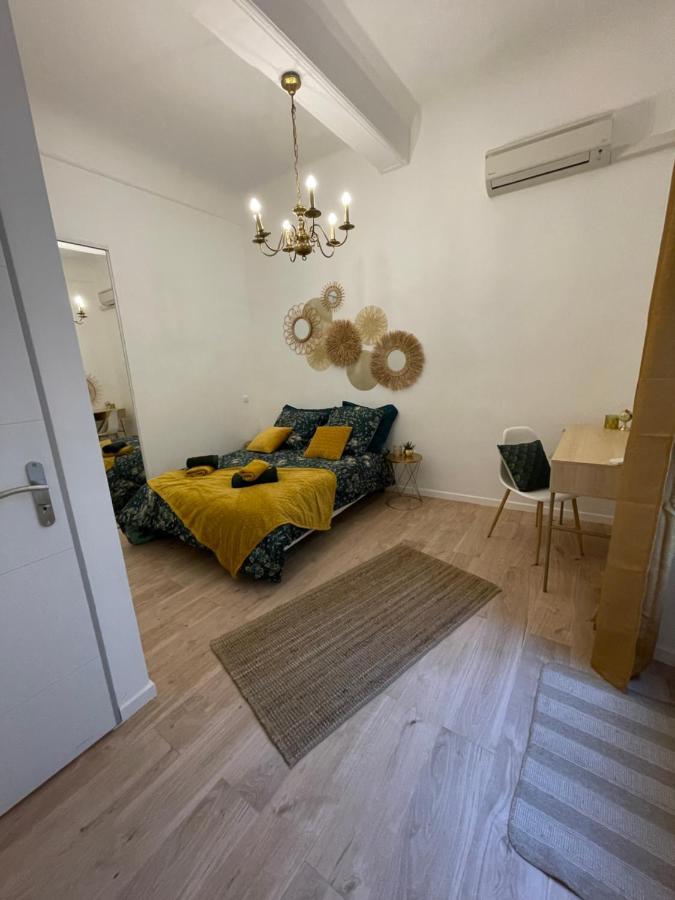 Le Casimir - Superbe T3 En Plein Centre Ville Renove Avec Gout - Wifi Béziers Exterior foto